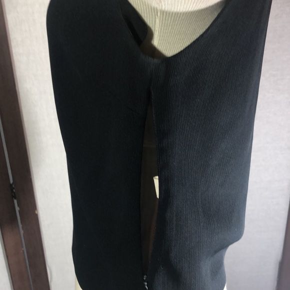 Garfield and Marks black sleeveless top size Sm textured knit side zipper - Picture 5 of 8